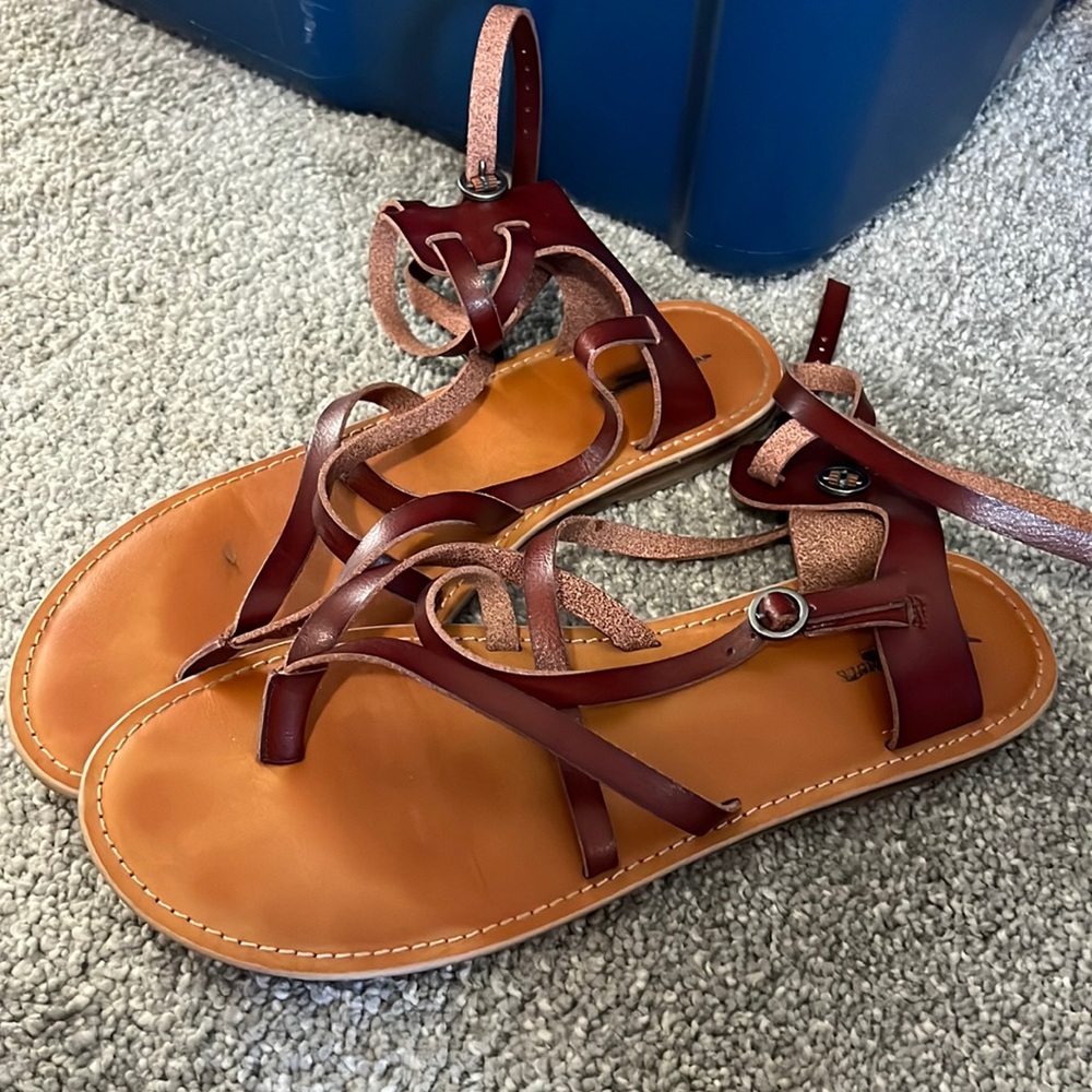 American eagle sandals